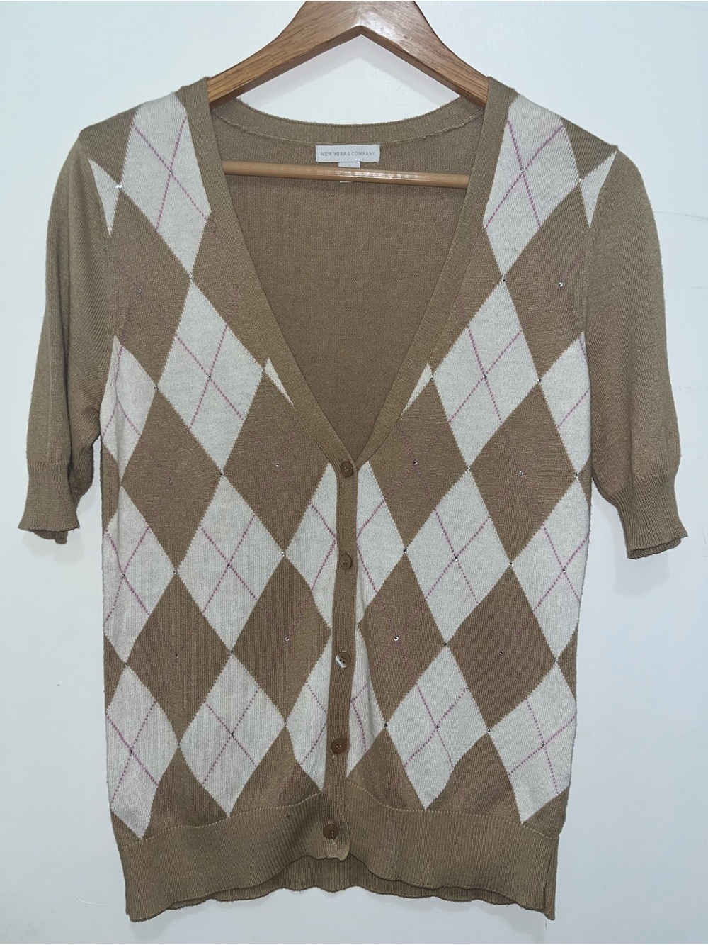 Argyle Short-Sleeve Cardigan with Pink Stitching - Tan & White